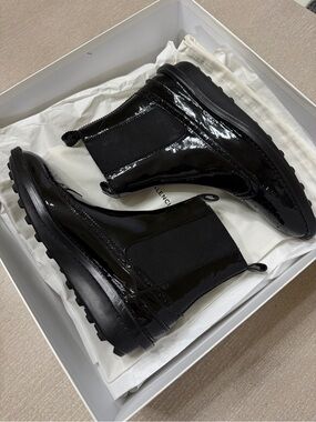 BALENCIAGA Chelsea Boots
